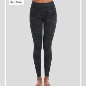 Spanx Seamless Shaping Leggings- Camo